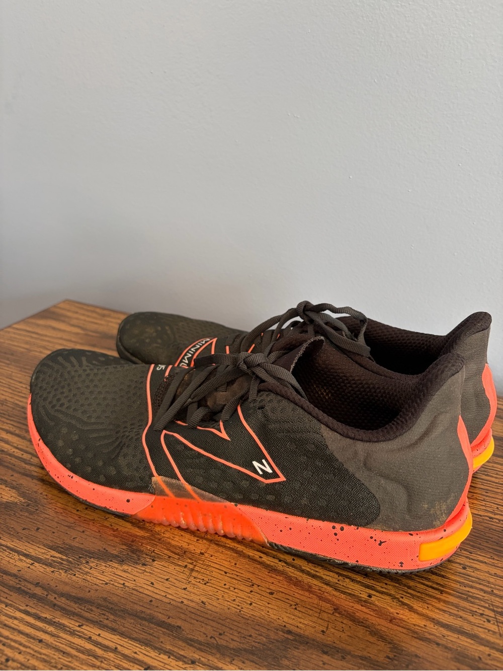Men's Black & Orange Athletic Trainers